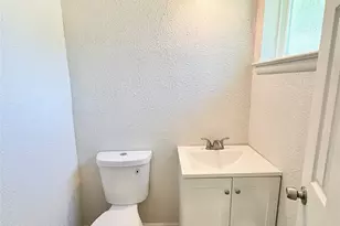 713 Cindy Ln, Grand Prairie, TX 75052 - Photo 12