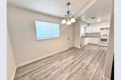 713 Cindy Lane, Grand Prairie, TX 75052 - Photo 4