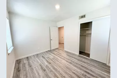 713 Cindy Lane, Grand Prairie, TX 75052 - Photo 14