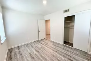 713 Cindy Ln, Grand Prairie, TX 75052 - Photo 14