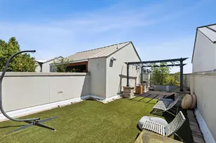 722 E 1st St, Fort Worth, TX 76102 - Photo 22