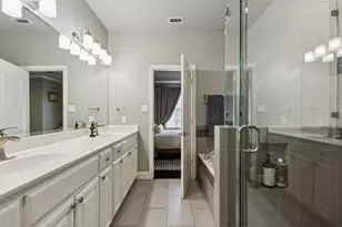 722 E 1st St, Fort Worth, TX 76102 - Photo 18