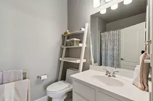 722 E 1st St, Fort Worth, TX 76102 - Photo 20