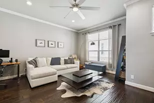 722 E 1st St, Fort Worth, TX 76102 - Photo 10