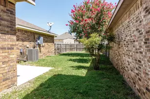 1129 Sandalwood Ln, DeSoto, TX 75115 - Photo 18