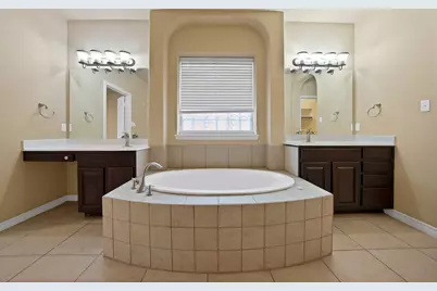 5167 Welara Drive, Grand Prairie, TX 75052 - Photo 12