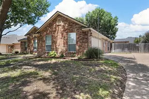 211 Desert Sky Dr, Waco, TX 76657 - Photo 2
