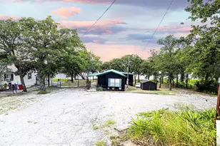 700 Frontier St, Bowie, TX 76230 - Photo 6