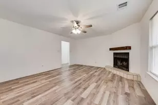 209 Alexander Ct, Irving, TX 75061 - Photo 8