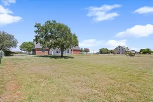 560 Doe Run Rd, Crawford, TX 76638 - Photo 36