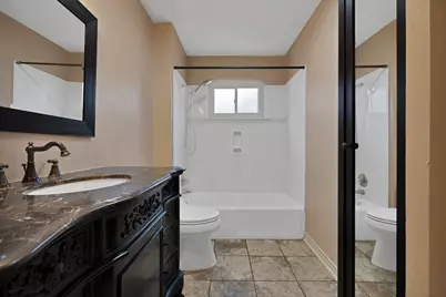 320 Fairhavens Drive, Grand Prairie, TX 75050 - Photo 18