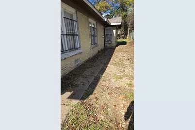 2503 Wilkinson Avenue, Fort Worth, TX 76103 - Photo 10