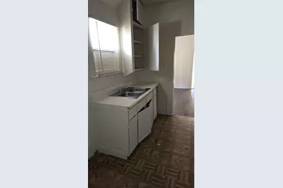 2503 Wilkinson Avenue, Fort Worth, TX 76103 - Photo 4