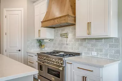 3207 Hummingbird Court, Granbury, TX 76049 - Photo 10