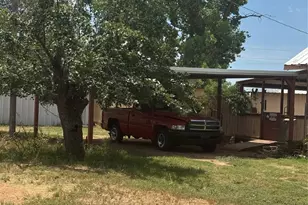 1516 S 8th St, Chillicothe, TX 79225 - Photo 2