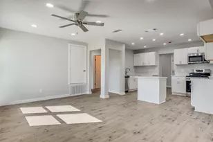 107 N Cherry Ln, Granbury, TX 76048 - Photo 10