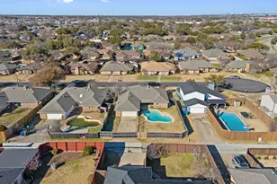 2220 Cedar Cir, Carrollton, TX 75006 - Photo 6