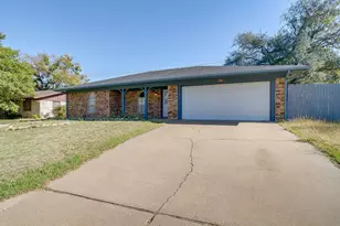 1213 S Rusk St, Weatherford, TX 76086 - Photo 1