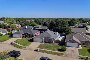 6702 Valley Branch Dr, Arlington, TX 76001 - Photo 32