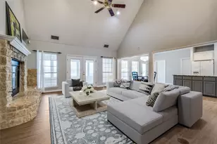 500 Navajo Ct, Runaway Bay, TX 76426 - Photo 2