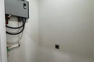 915 E Humbolt St, Fort Worth, TX 76104 - Photo 32