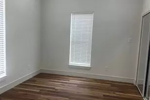 915 E Humbolt St, Fort Worth, TX 76104 - Photo 26