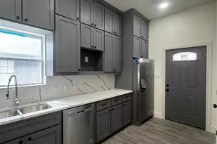 915 E Humbolt St, Fort Worth, TX 76104 - Photo 20