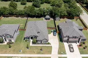 705 Candace Dr, DeSoto, TX 75115 - Photo 36