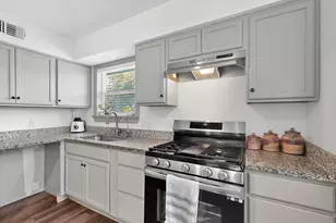 9930 Marlin Dr, Dallas, TX 75228 - Photo 10