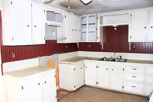 1409 W Dry St, San Saba, TX 76877 - Photo 8