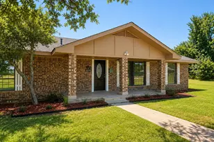 150 Sandlin Ct, Springtown, TX 76082 - Photo 2