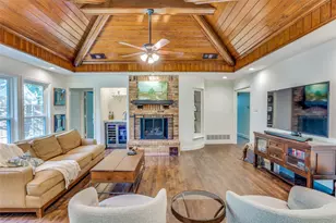 2140 S Winding Creek Dr, Grapevine, TX 76051 - Photo 6