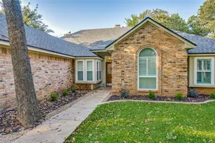 2140 S Winding Creek Dr, Grapevine, TX 76051 - Photo 2