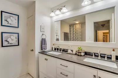 2140 S Winding Creek Drive, Grapevine, TX 76051 - Photo 20