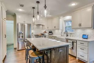 2140 S Winding Creek Dr, Grapevine, TX 76051 - Photo 8