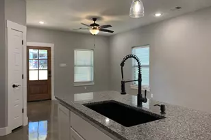 727 E Gandy St, Denison, TX 75021 - Photo 10