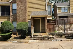 2117 Park Willow Ln, Arlington, TX 76011 - Photo 2