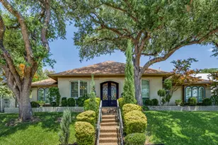 8414 Clover Meadow Dr, Dallas, TX 75231 - Photo 2