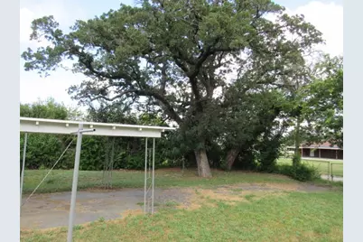 2204 Avenue E, Brownwood, TX 76801 - Photo 16