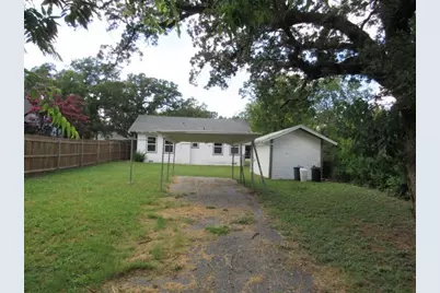 2204 Avenue E, Brownwood, TX 76801 - Photo 14