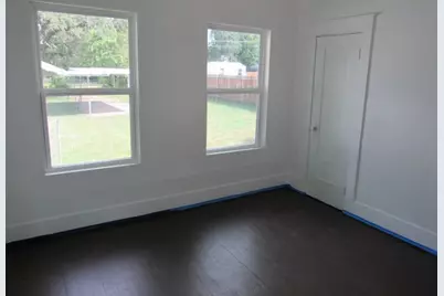 2204 Avenue E, Brownwood, TX 76801 - Photo 10
