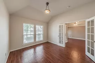 1020 Boscombe Ct, Grand Prairie, TX 75052 - Photo 4