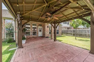 1020 Boscombe Ct, Grand Prairie, TX 75052 - Photo 34