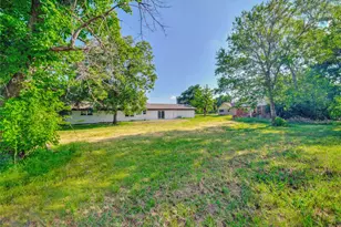 309 E Obuch St, Valley View, TX 76272 - Photo 22