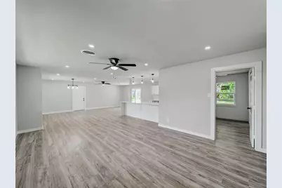 309 E Obuch Street, Valley View, TX 76272 - Photo 6