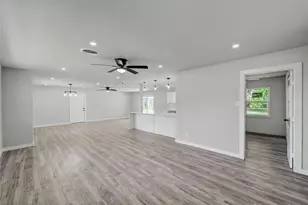 309 E Obuch St, Valley View, TX 76272 - Photo 6