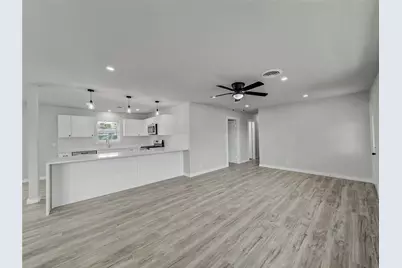 309 E Obuch Street, Valley View, TX 76272 - Photo 8