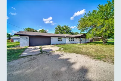 309 E Obuch Street, Valley View, TX 76272 - Photo 2