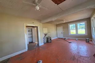 1100 E Walker St, Breckenridge, TX 76424 - Photo 10