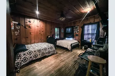 217 Polk St, Gilmer, TX 75644 - Photo 12